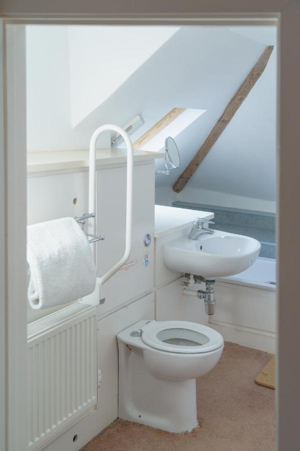 Sarum College Hotel 2*
