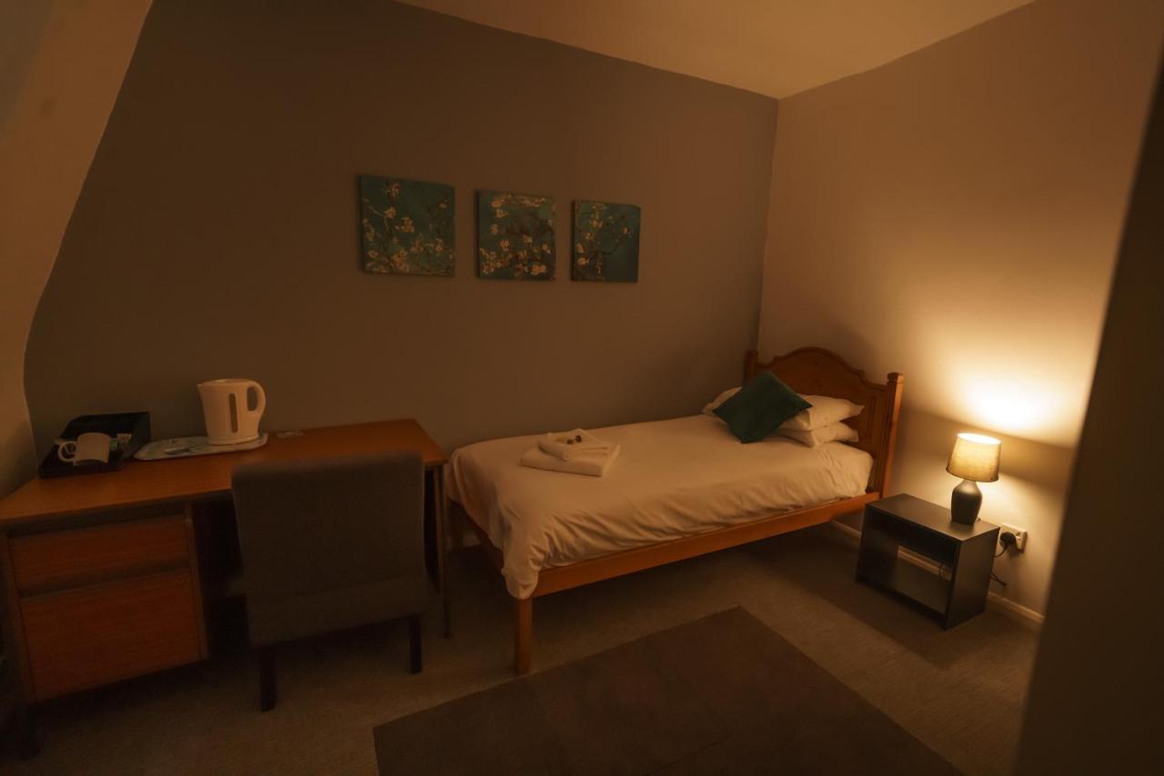 Sarum College Hotel 2*
